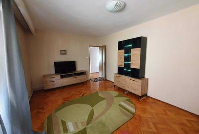Apartament cu 2 camere decomandat în Girocului