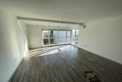 Apartament cu 3 camere decomandat în Aviației