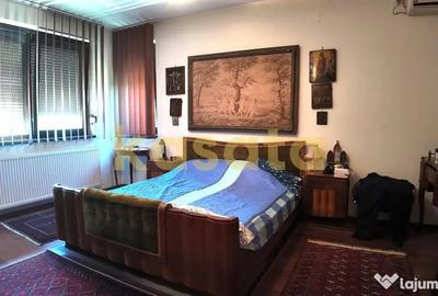 Casă cu 5 camere cu Teren 406 Mp în Pipera