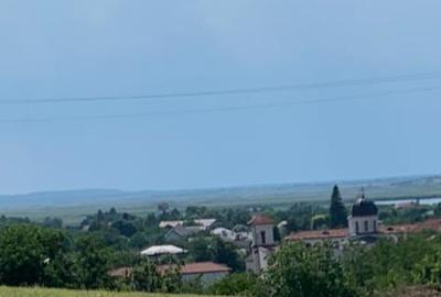 Teren de 4400 mp, în Comana - 2