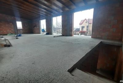 Casă cu Teren 298 Mp în Chercea