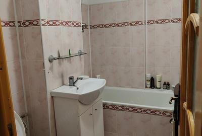 Apartament cu 4 camere decomandat, mobilat în Ultracentral