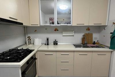 Apartament cu 3 camere decomandat, mobilat în Central