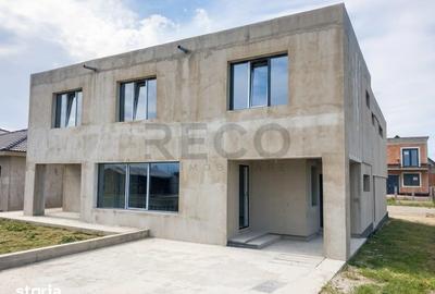 Casă cu 4 camere cu Teren 200 Mp în Central
