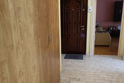 Apartament cu 2 camere în Piața Centrală