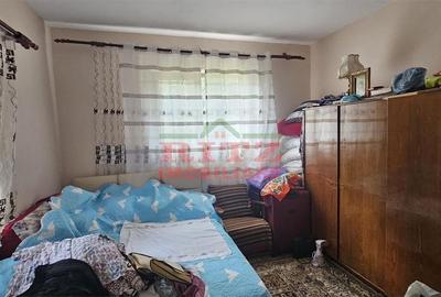 Casă cu 4 camere cu Teren 2300 Mp în Central - 3
