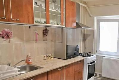 Apartament cu 3 camere decomandat în Județean