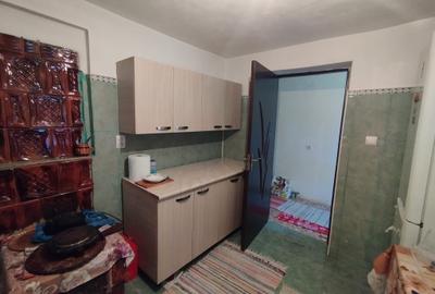 Casă cu 4 camere în Gănești