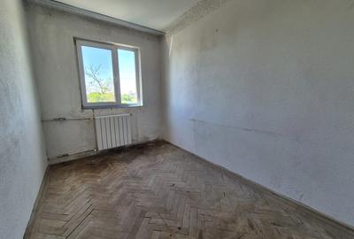 Apartament cu 3 camere semidecomandat în Km 4-5 - 4