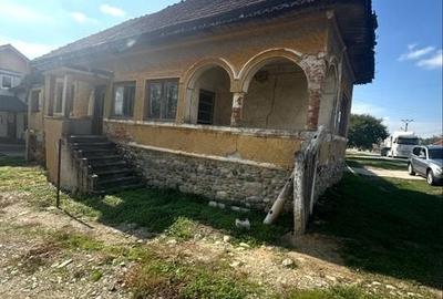 Casă cu 3 camere în Drăgoeni