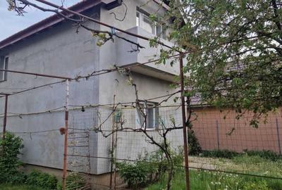 Casă cu 4 camere în Central - 2