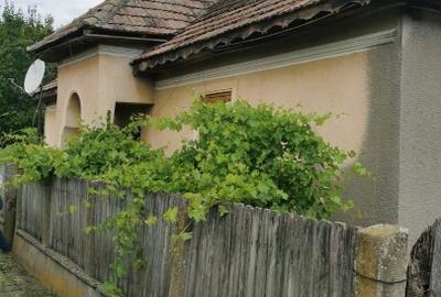 Casă individuală cu 4 camere cu Teren 1700 Mp în Vânători