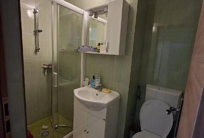 Garsonieră decomandată în Iris
