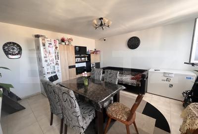 Apartament cu 3 camere decomandat, mobilat în Decebal