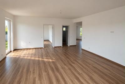 Casă cu 4 camere în Brănești