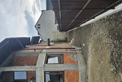 Casă cu 4 camere cu Teren 367 Mp în Central - 10