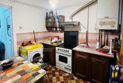 Apartament cu 2 camere decomandat în Cornișa - 1