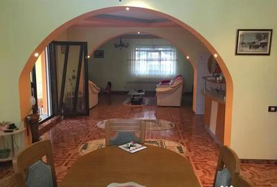 Casă cu 6 camere cu Teren 2000 Mp în Bucium - 11