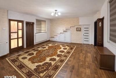Casă cu 4 camere cu Teren 484 Mp în Romanești