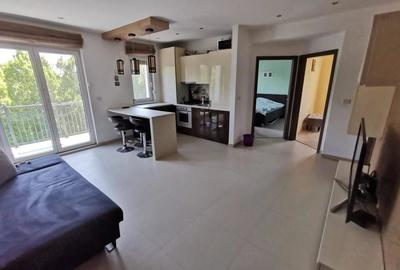 Apartament cu 3 camere decomandat în Dumbrăvița