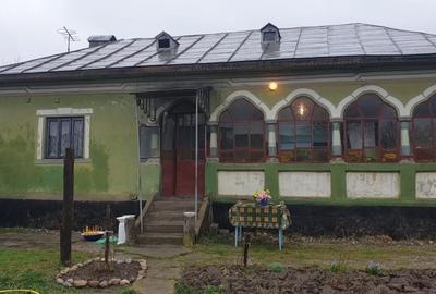 Casă cu 3 camere în Ungureni