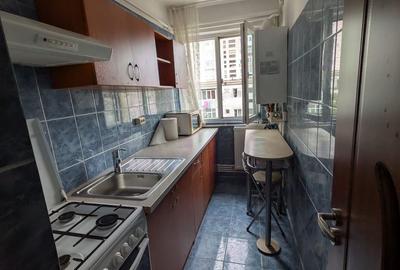 Apartament cu 3 camere semidecomandat în Calea București - 2