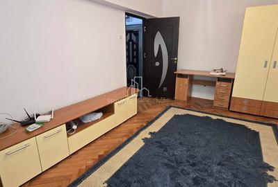 Apartament cu 2 camere decomandat în 22 Decembrie 1989