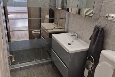 Apartament cu 3 camere decomandat în Horea