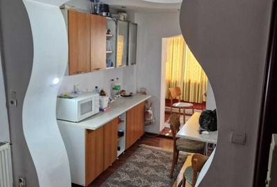 Apartament cu 3 camere decomandat în Central - 2