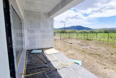Casă cu 4 camere cu Teren 500 Mp în Central