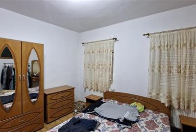 Casă individuală cu 7 camere cu Teren 100 Mp în Muncitoresc - 12
