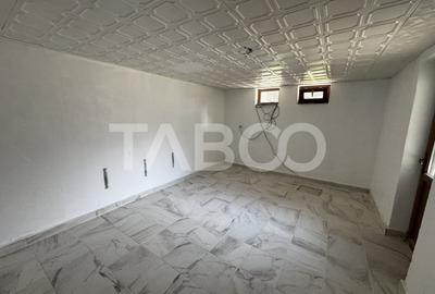 Spațiu comercial, de 220 mp, în Central - 22