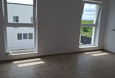 Casă cu 5 camere cu Teren 613 Mp în Malu Mare
