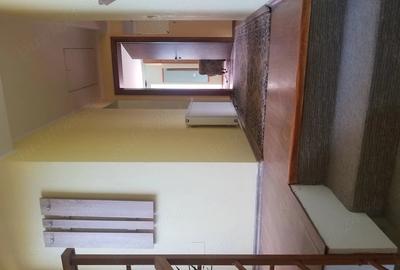 Apartament cu 3 camere decomandat în Lipovei