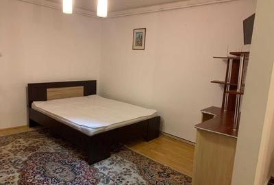 Garsonieră decomandată în Central