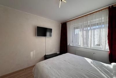 Apartament cu 3 camere decomandat, mobilat în Tractorul - 10