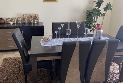 Casă cu 4 camere cu Teren 2750 Mp în Central - 1