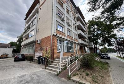 Spațiu comercial, de 108 mp, în Central - 4