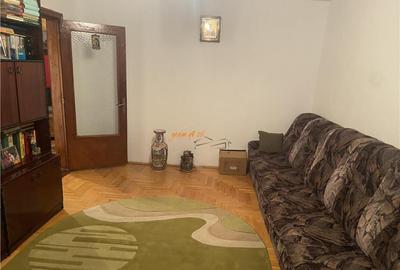 Apartament 3 camere , zona Liceul Economic - B-dul Garii, de - 2