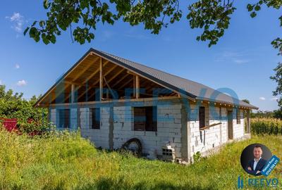 Casă cu 4 camere cu Teren 2500 Mp în Galbeni (Filipești) - 2