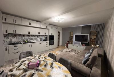 Apartament cu 3 camere decomandat în Mofleni - 7
