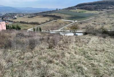 Teren de 1525 mp, în Central - 16