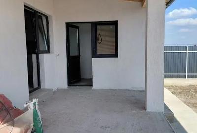 Casă cu 3 camere cu Teren 420 Mp în Șendreni - 1