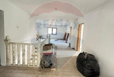 Casă individuală cu 7 camere cu Canalizare în Mădei - 12