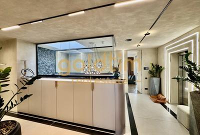 SUPERB/ PENTHOUSE MOBILAT SI UTILAT/ 3 PARCARI/ TERASA 70 mp - 52