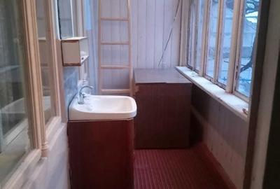 Casă cu 4 camere decomandat cu Teren 160 Mp în Central - 2