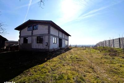 Casă cu 5 camere cu Teren 1490 Mp în Curtișoara - 1