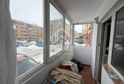 Apartament cu 2 camere semidecomandat în Cetate