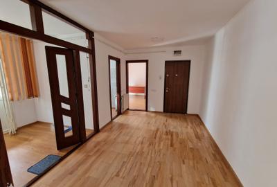 Apartament cu 2 camere decomandat în Central - 1