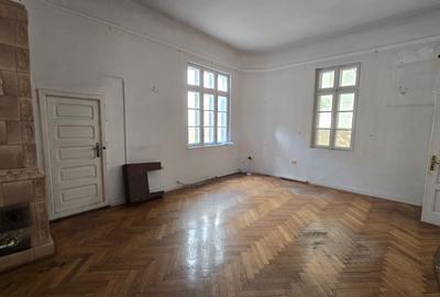 Imobil cu prestanta de inchiriat, curte mare, birouri, clinica, horeca - 13